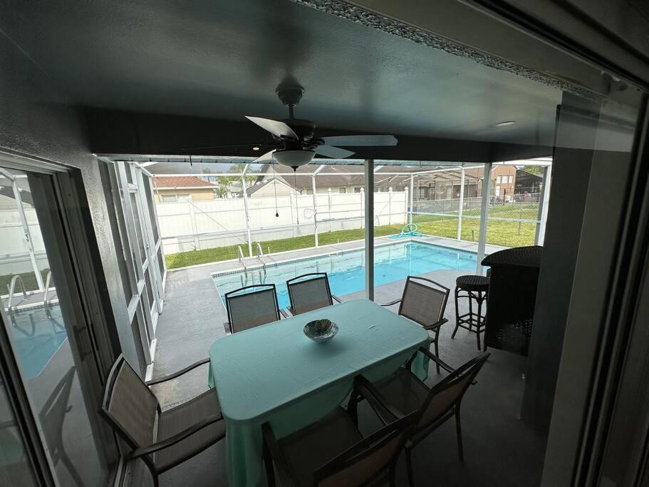 Manatee Oasis Weeki Wachee Family Fun Pool Home Spring Hill Bagian luar foto