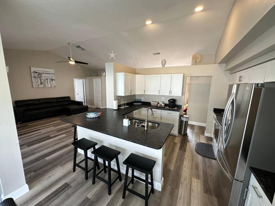Manatee Oasis Weeki Wachee Family Fun Pool Home Spring Hill Bagian luar foto